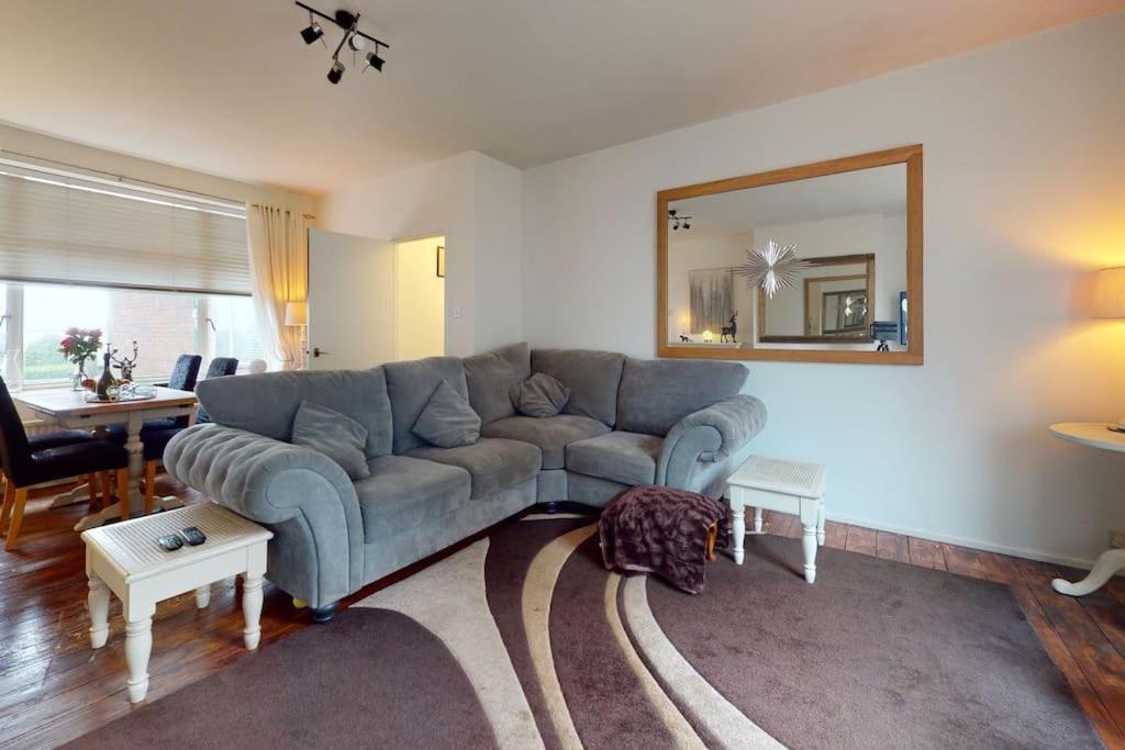 Spacious One Bedroom Flat West Hoathley Dış mekan fotoğraf